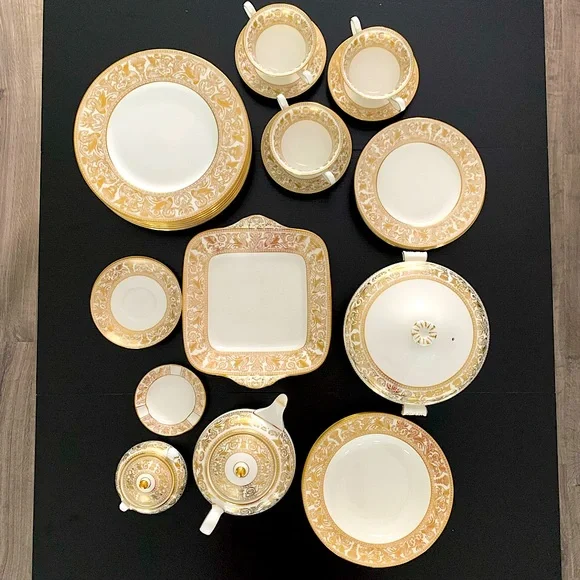 WEDGWOOD England Bone China GOLD FLORENTINE W4219 Cream Soup And Saucer set of 3 - Picture 15 of 16